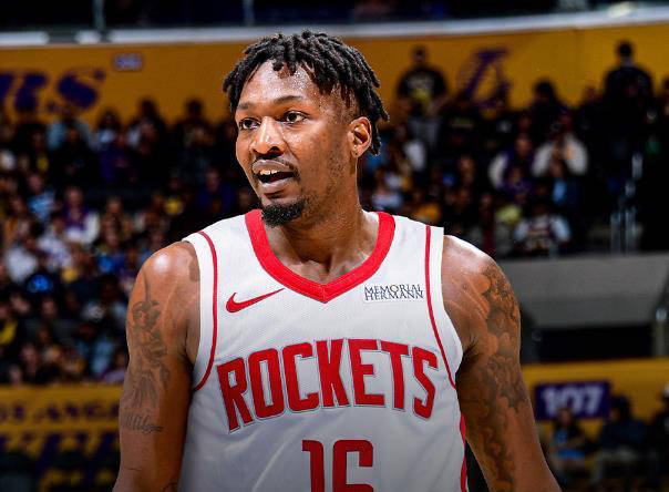 关于阿扎伦卡重要时刻出色发挥，老鹰带队取胜！的信息